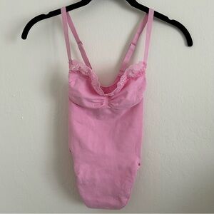 SKIMS Seamless Sculpt Lace Trim Bodysuit in Bubblegum size Small